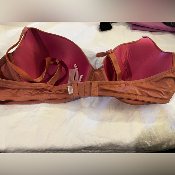 PINK wear everywhere tshirt lightly lined bra 42c tan - Picture 2 of 3